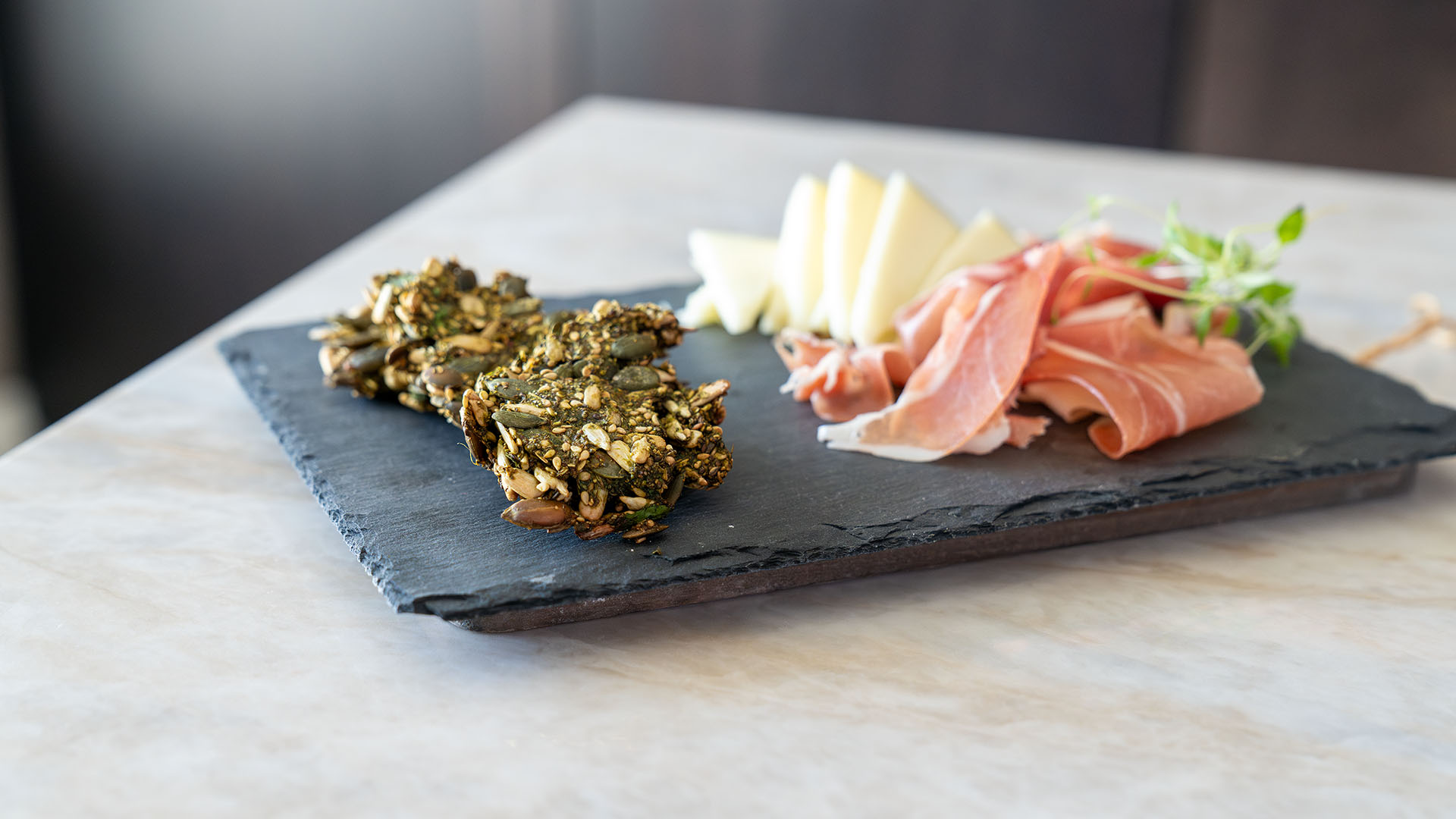 glutenfri frøkjeks med spinat