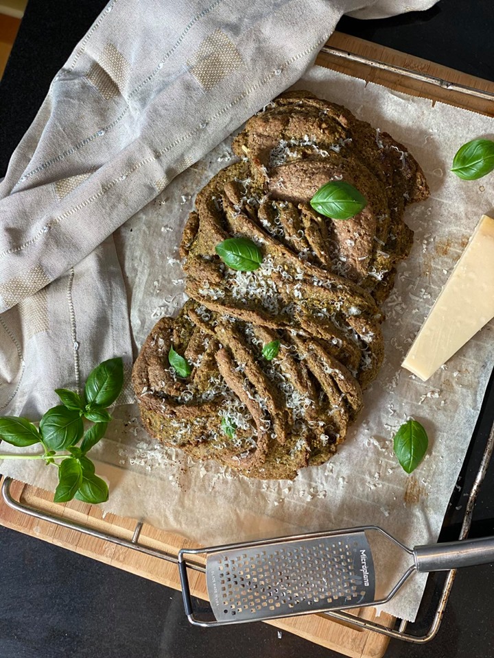 Glutenfritt Brød Med Pesto – Berit Nordstrand